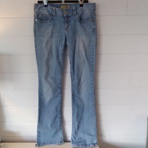 Guess Daredevil Bootcut lightwash low-rise   slight distressed jeans in size 30
